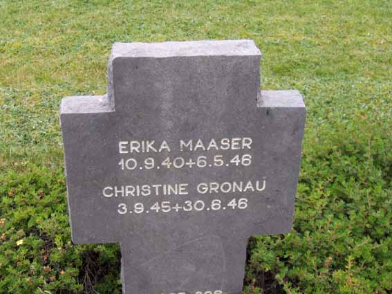 Billede af gravsten på den Tyske Gravlund, Grove