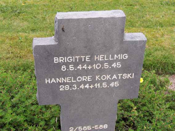 Billede af gravsten på den Tyske Gravlund, Grove