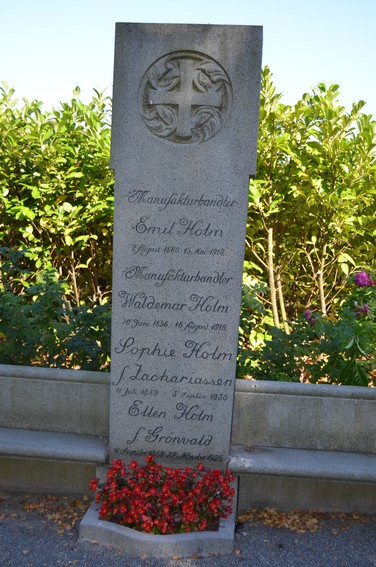 Billede af gravsten på Rønne Kirkegård