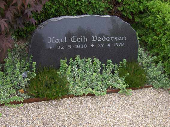 Billede af gravsten på Arnbjerg Kirkegård, Varde