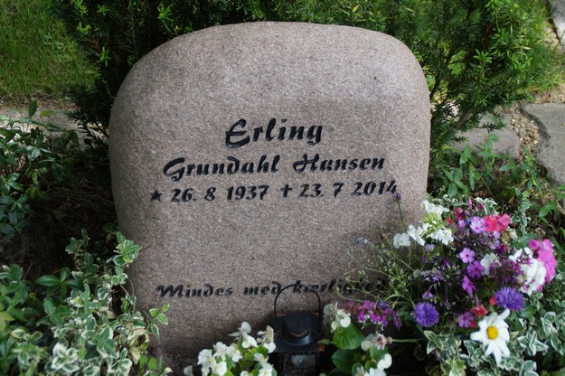 Billede af gravsten ved Sct. Jacobi Kirke, Varde