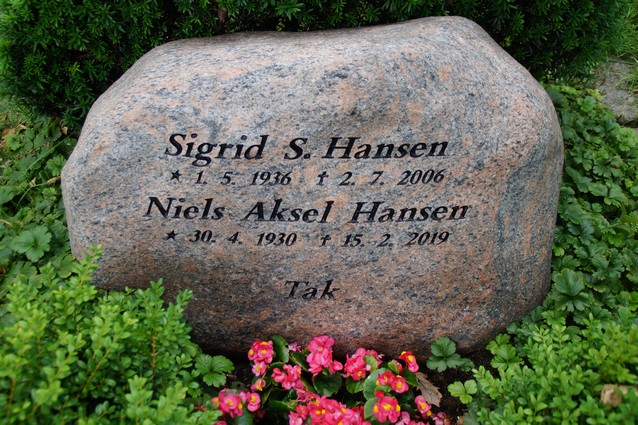 Billede af gravsten ved Sct. Jacobi Kirke, Varde