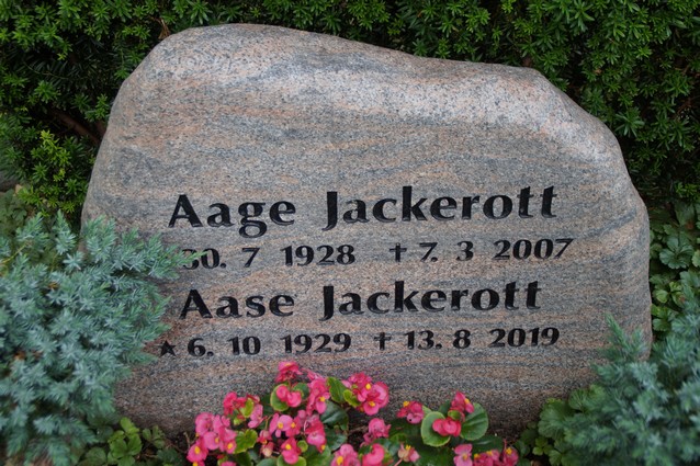 Billede af gravsten ved Sct. Jacobi Kirke, Varde