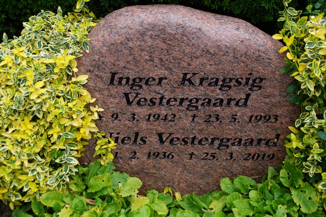 Billede af gravsten ved Sct. Jacobi Kirke, Varde