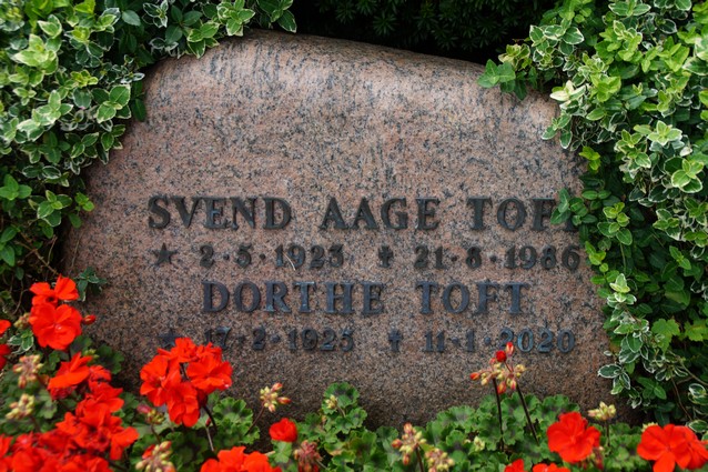 Billede af gravsten ved Sct. Jacobi Kirke, Varde