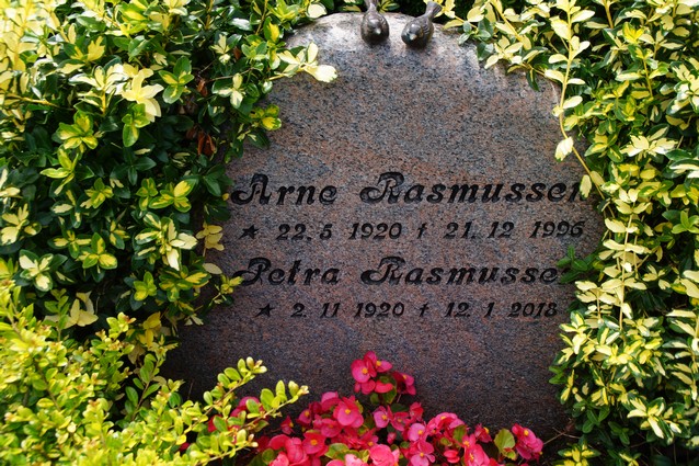 Billede af gravsten ved Sct. Jacobi Kirke, Varde