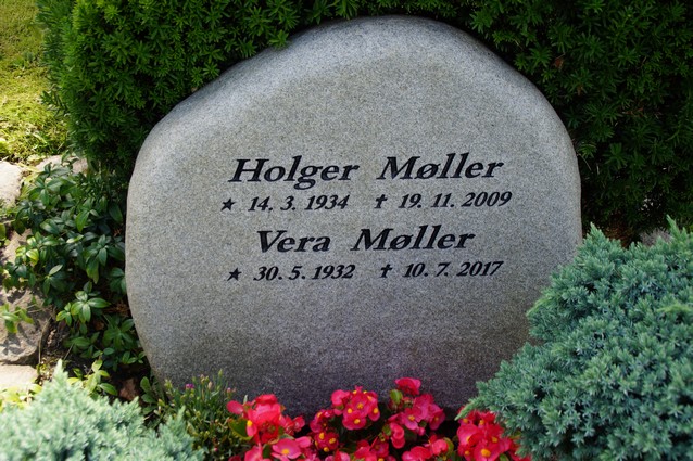 Billede af gravsten ved Sct. Jacobi Kirke, Varde