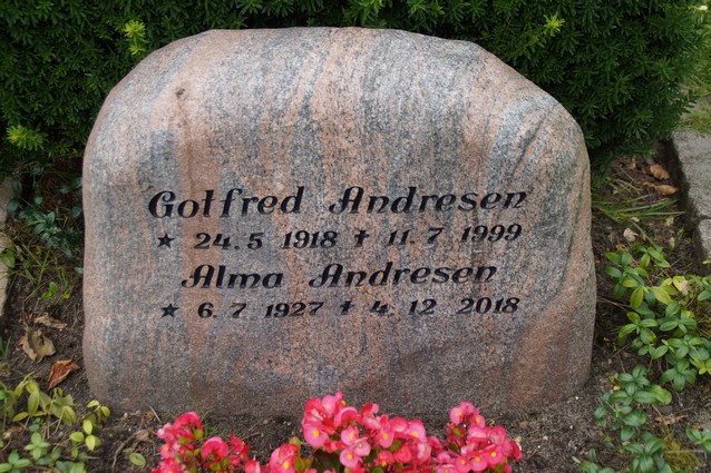 Billede af gravsten ved Sct. Jacobi Kirke, Varde