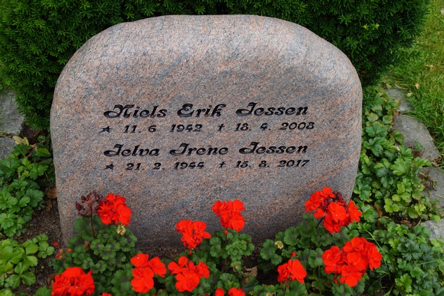 Billede af gravsten ved Sct. Jacobi Kirke, Varde