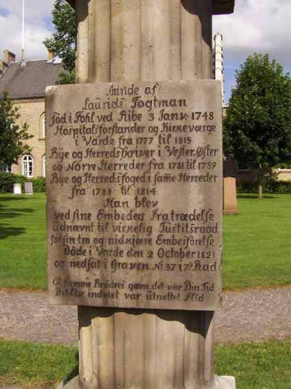 Billede af gravsten ved Sct. Jacobi Kirke, Varde